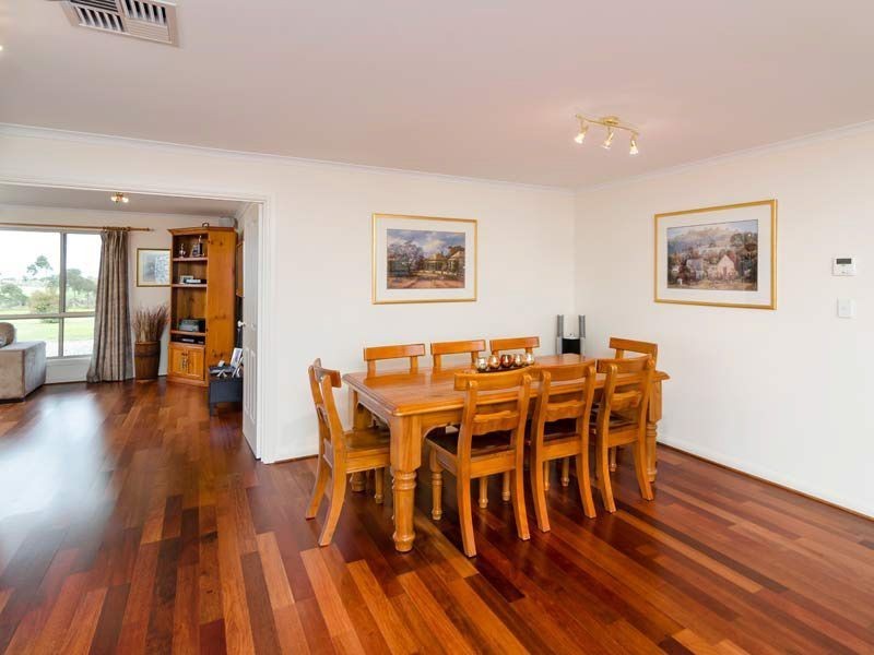 63 Trainers Way, Strathalbyn SA 5255