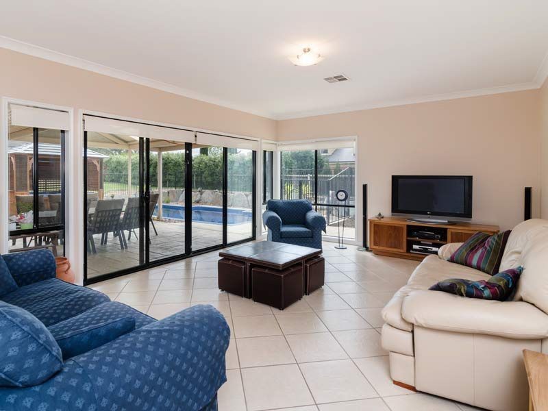 114 Burnbank Way, Mount Barker SA 5251