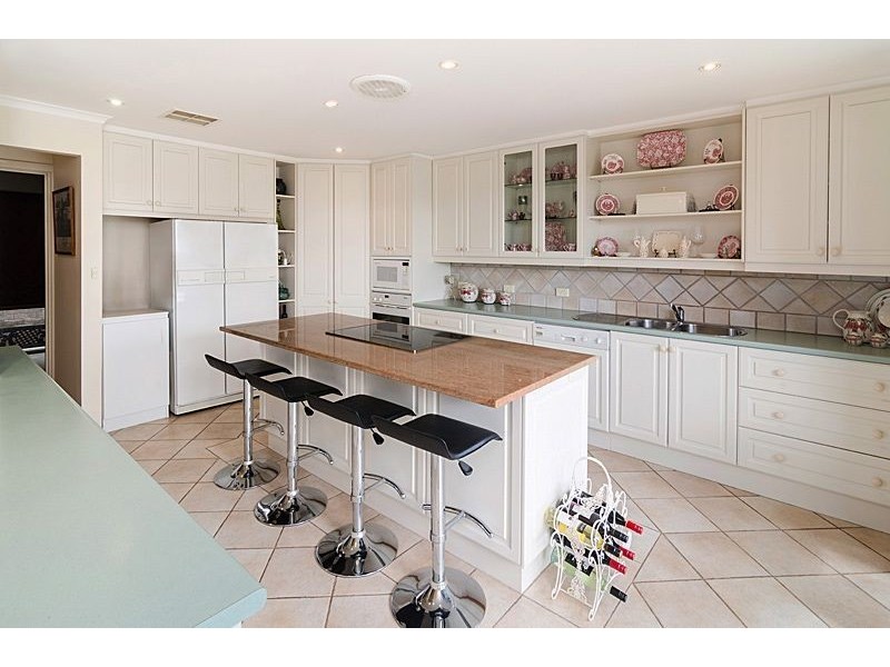 4 Heather Road, Stirling SA 5152