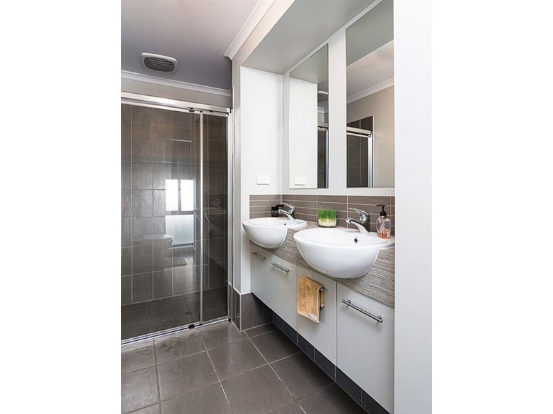 24 Belmont Crescent, Mount Barker SA 5251