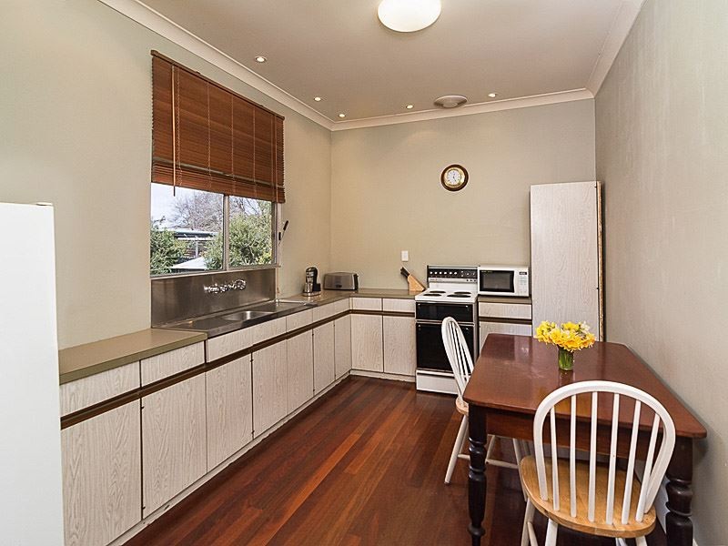 12 Robert Street, Woodside SA 5244