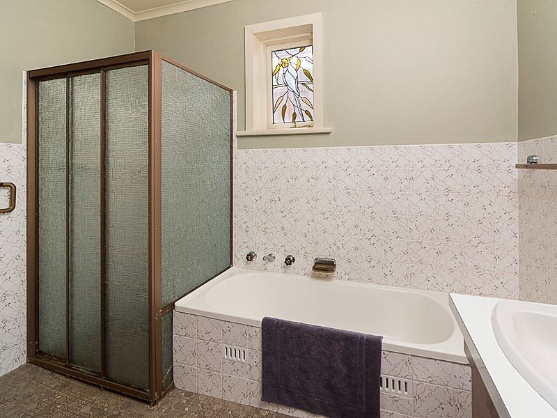 12 Robert Street, Woodside SA 5244