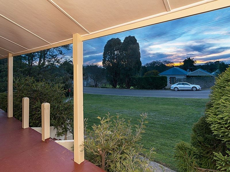 12 Robert Street, Woodside SA 5244