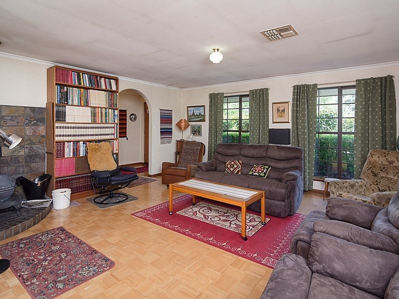 6 Deer Avenue, Mount Barker SA 5251