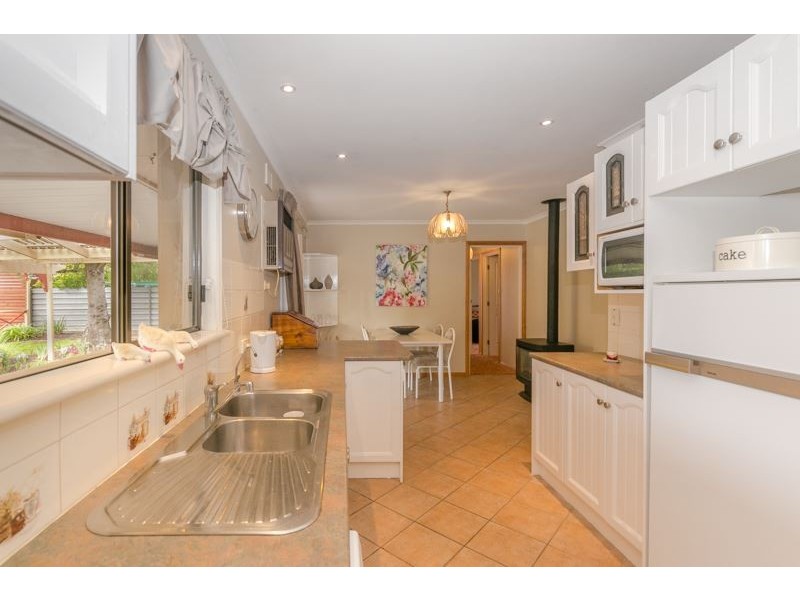9 Deer Ave, Mount Barker SA 5251