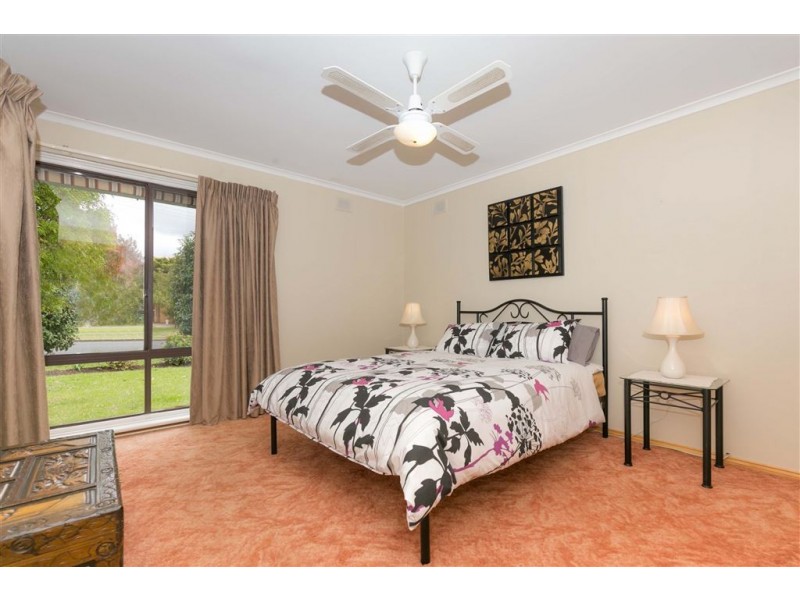9 Deer Ave, Mount Barker SA 5251