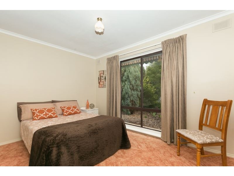 9 Deer Ave, Mount Barker SA 5251