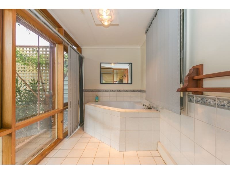 9 Deer Ave, Mount Barker SA 5251
