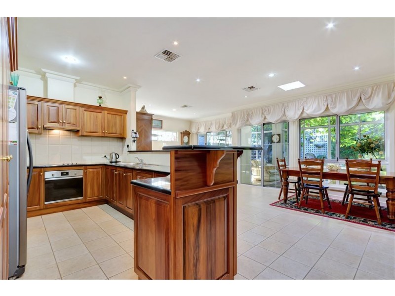 32 Avenue Road, Stirling SA 5152