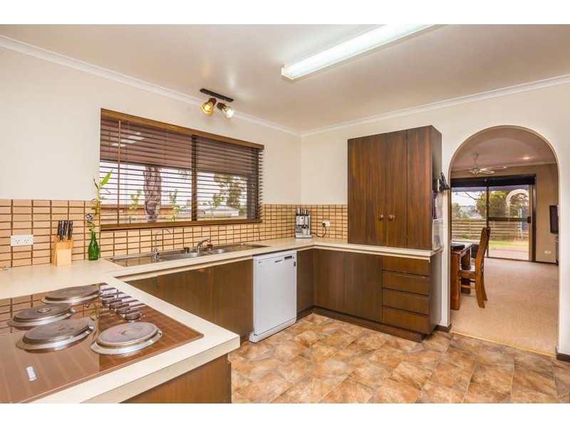 16 Roper Road, Murray Bridge SA 5253