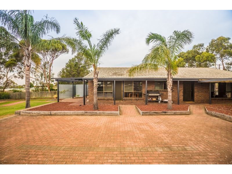 16 Roper Road, Murray Bridge SA 5253
