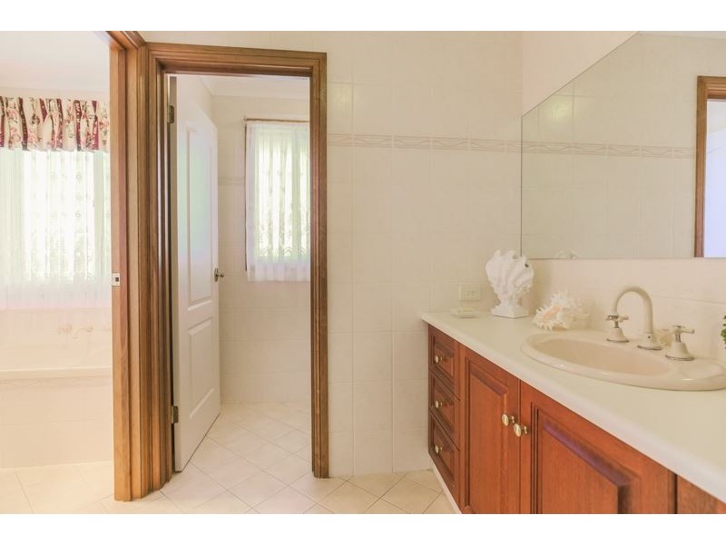 10 Silverwood Drive, Mount Barker SA 5251