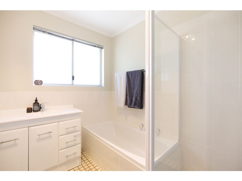 30 Lewis Avenue, Mount Barker SA 5251