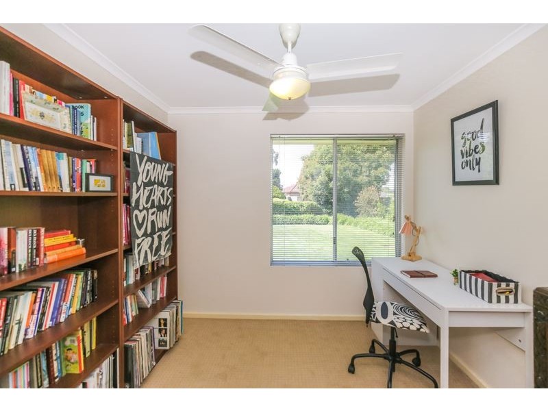 30 Lewis Avenue, Mount Barker SA 5251