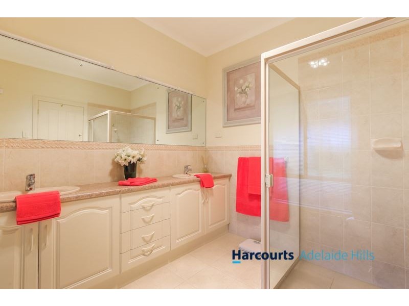 15 Barrow Court, Mount Barker SA 5251