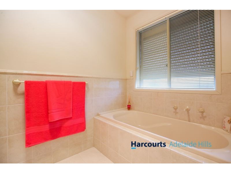 15 Barrow Court, Mount Barker SA 5251