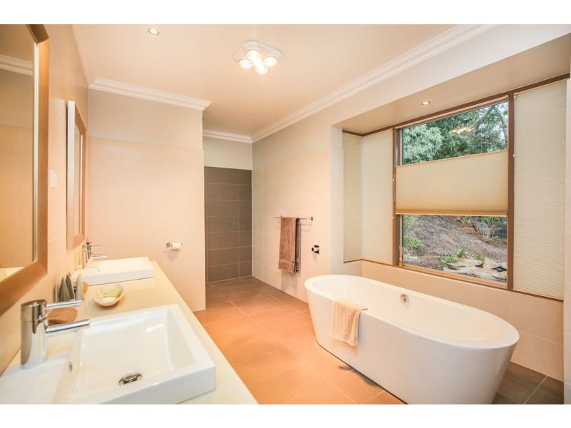 29 Princes Avenue, Crafers West SA 5152