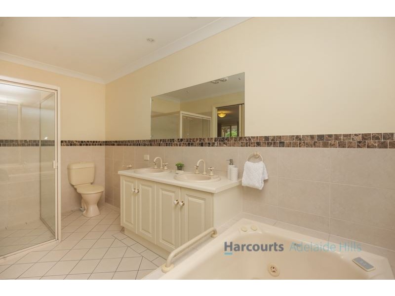 1 Silverwood Drive, Mount Barker SA 5251