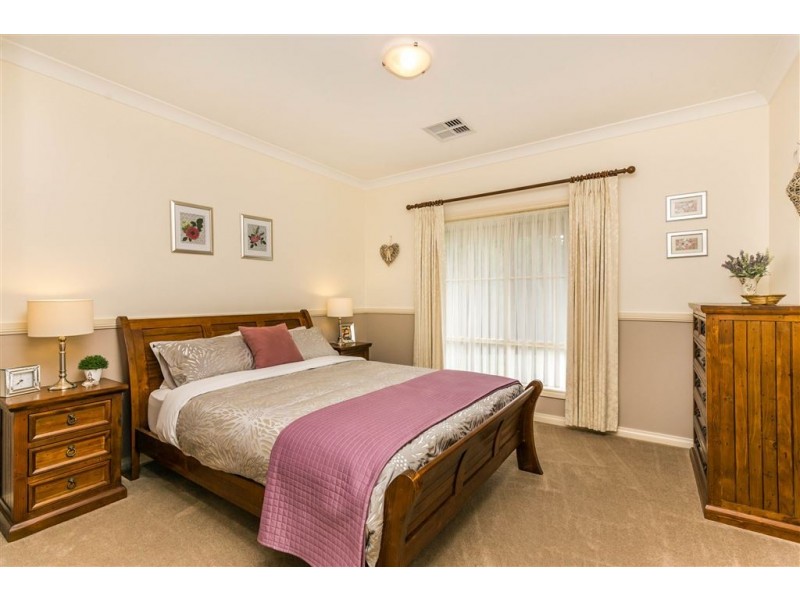 8 Duncan Crescent, Mount Barker SA 5251