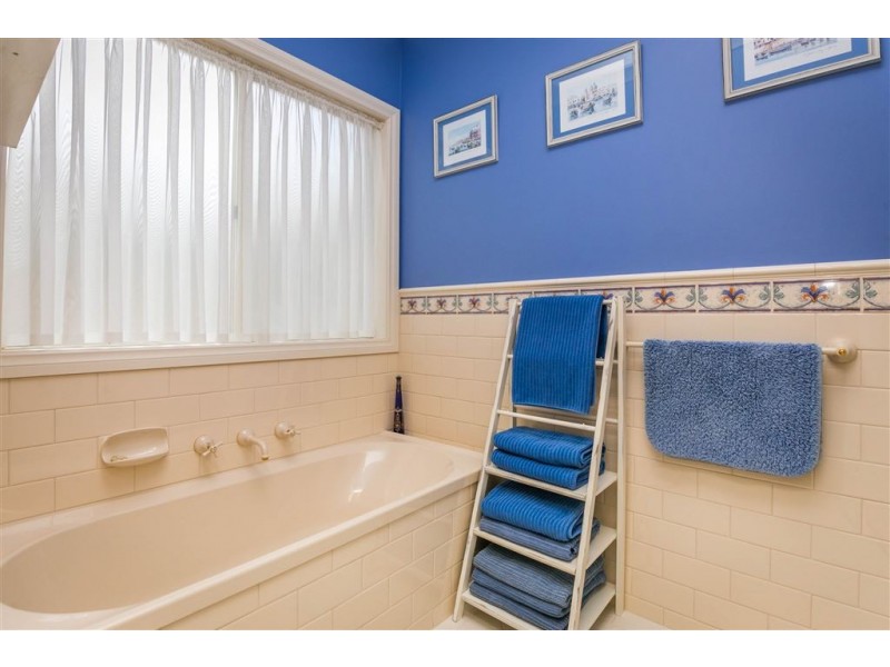 8 Duncan Crescent, Mount Barker SA 5251