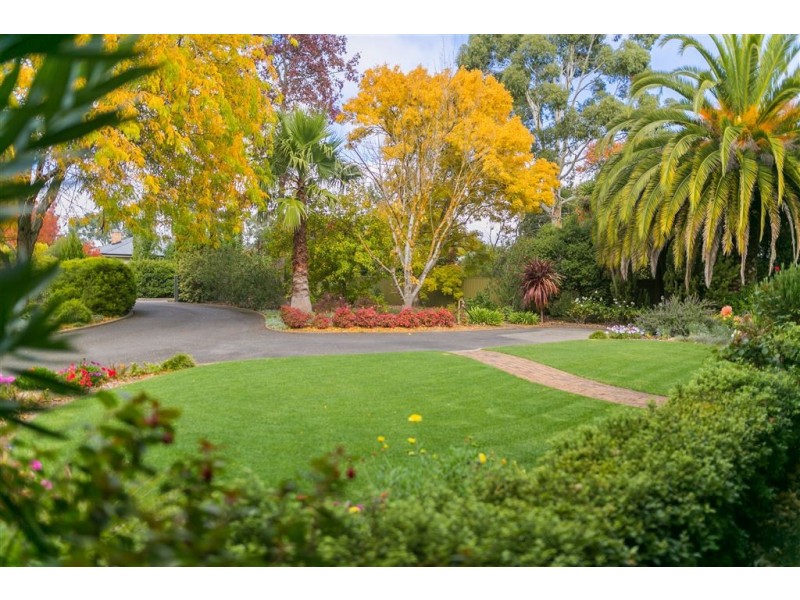 13 Victoria Street, Hahndorf SA 5245