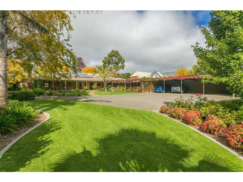 13 Victoria Street, Hahndorf SA 5245