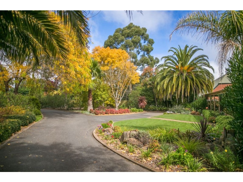 13 Victoria Street, Hahndorf SA 5245