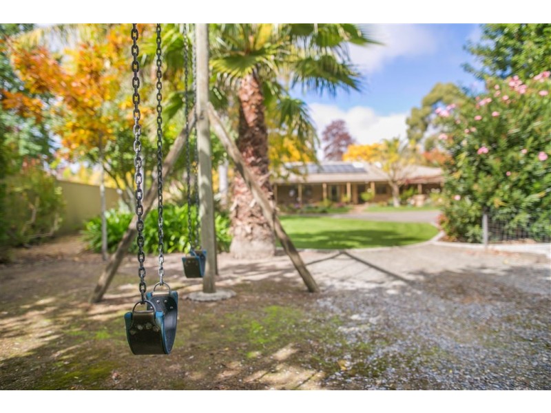 13 Victoria Street, Hahndorf SA 5245