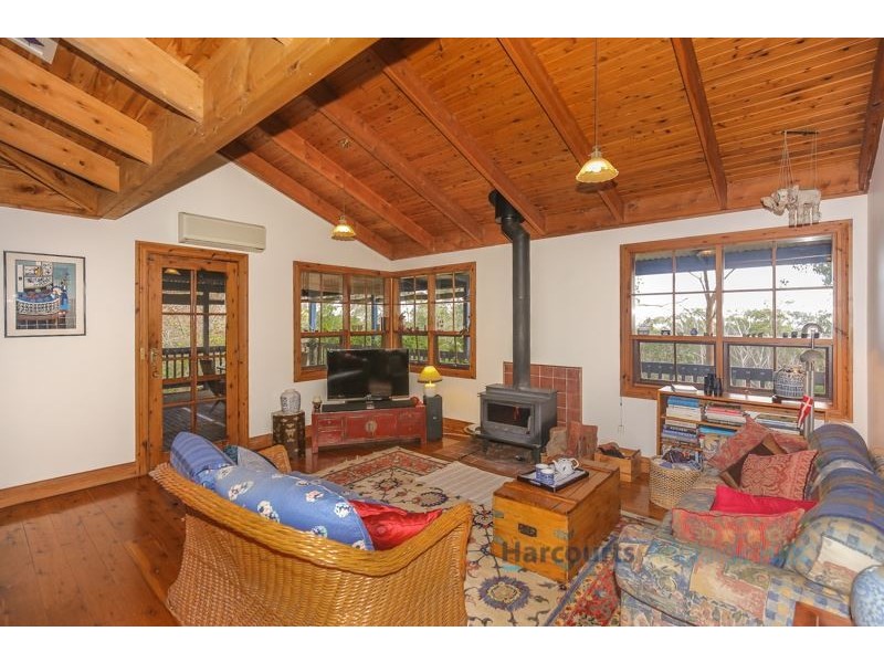 5 St Barberie Drive, Crafers SA 5152