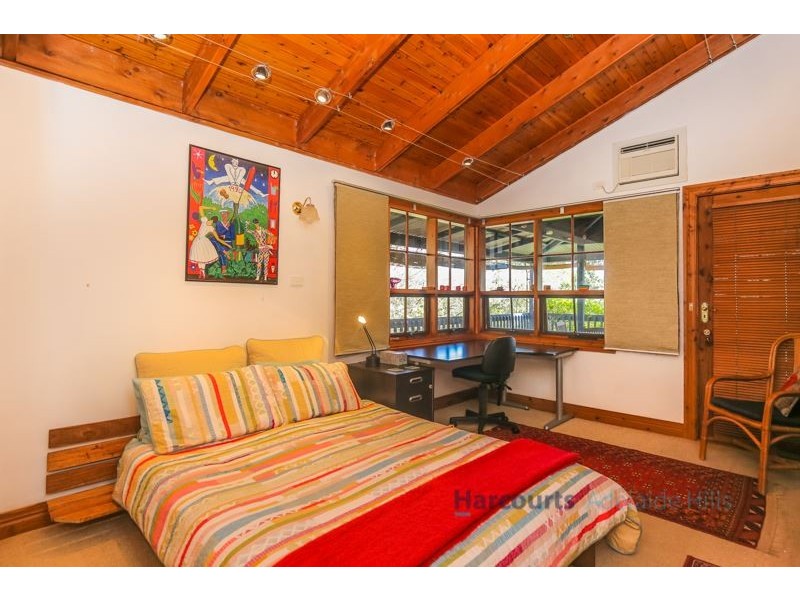 5 St Barberie Drive, Crafers SA 5152