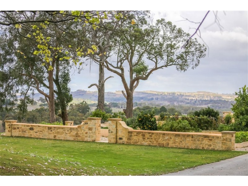 54 Tanahmerah Road, Balhannah SA 5242