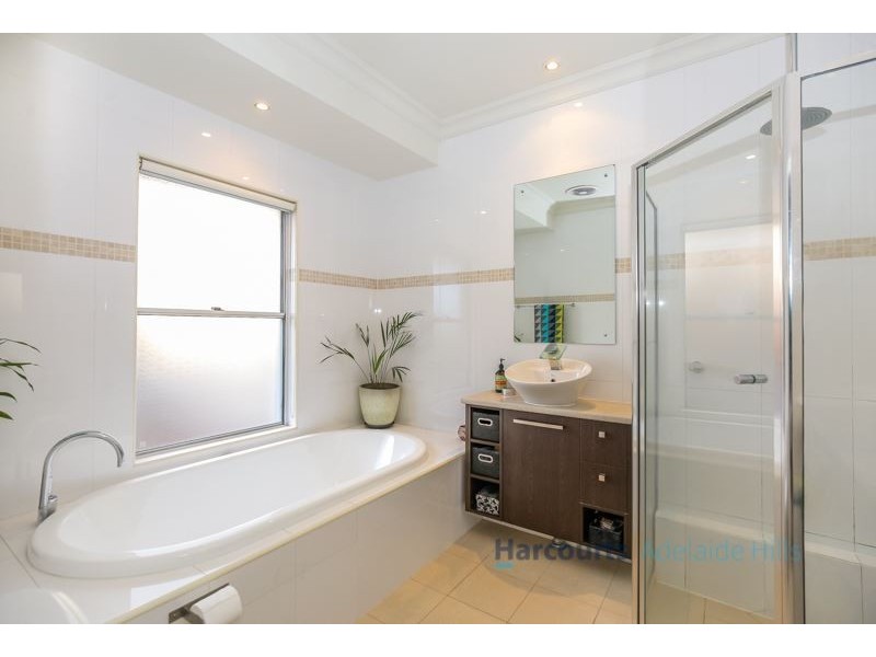 7 Fairfield Road, Mount Barker SA 5251