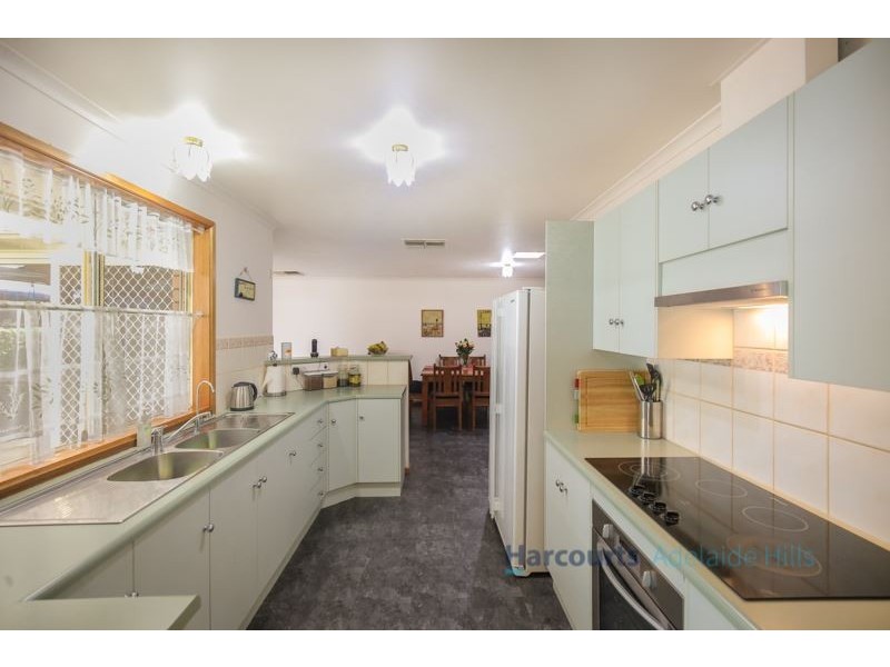 10 Young Court, Mount Barker SA 5251