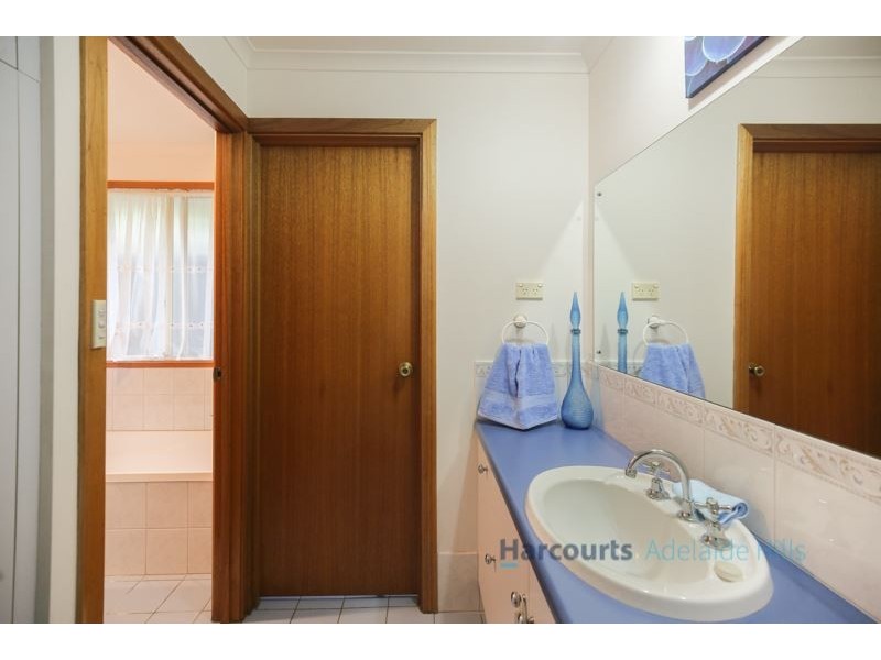 10 Young Court, Mount Barker SA 5251