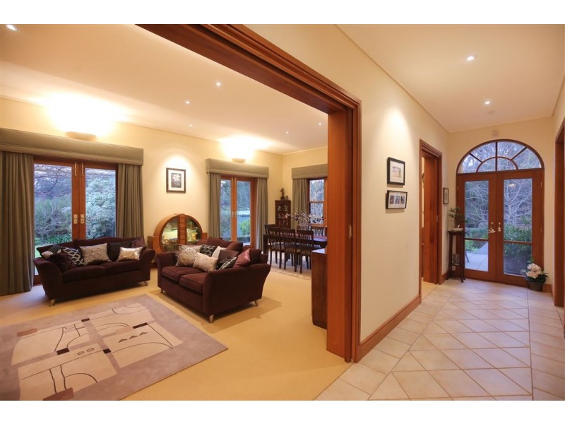 17 Kanyaka Road, Aldgate SA 5154