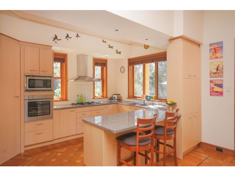 17 Kanyaka Road, Aldgate SA 5154