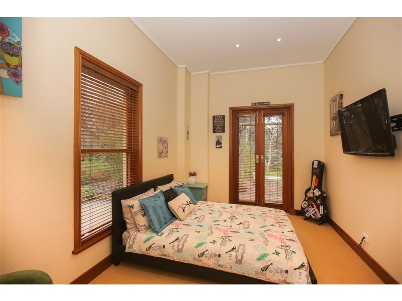 17 Kanyaka Road, Aldgate SA 5154