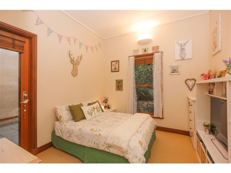 17 Kanyaka Road, Aldgate SA 5154