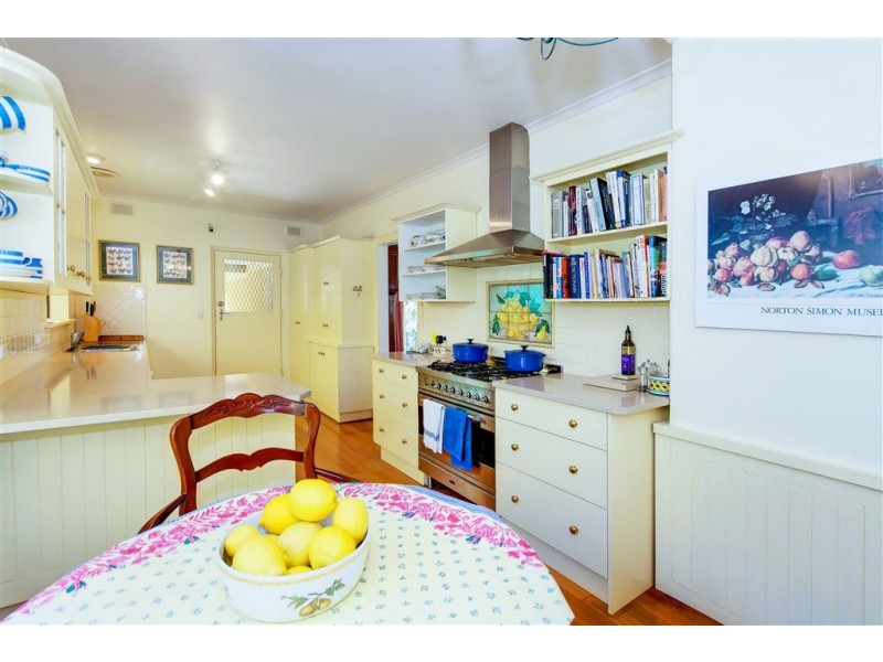 4 Schocroft Avenue, Crafers SA 5152