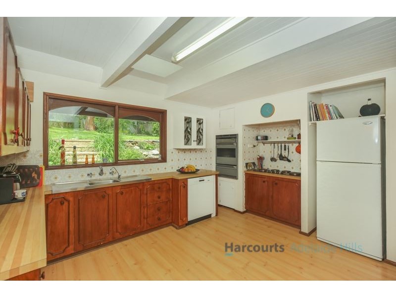 8 First Avenue, Bridgewater SA 5155