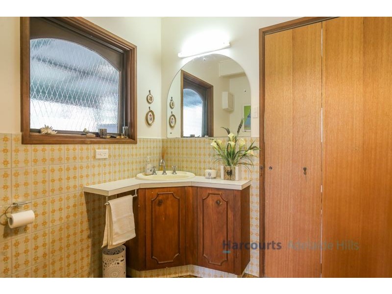 8 First Avenue, Bridgewater SA 5155