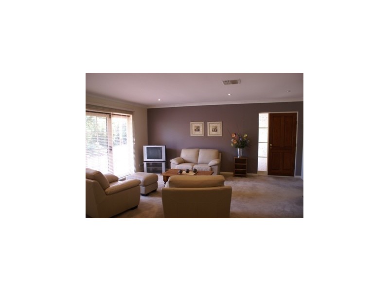 18 Pike Street, Oakbank SA 5243