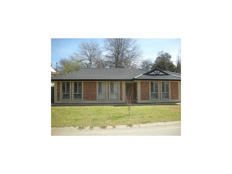 135 McLaren Street, Mount Barker SA 5251
