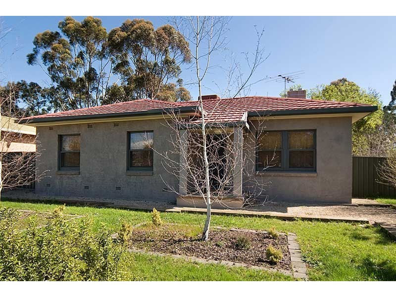 4 Maldon St, Mount Barker SA 5251