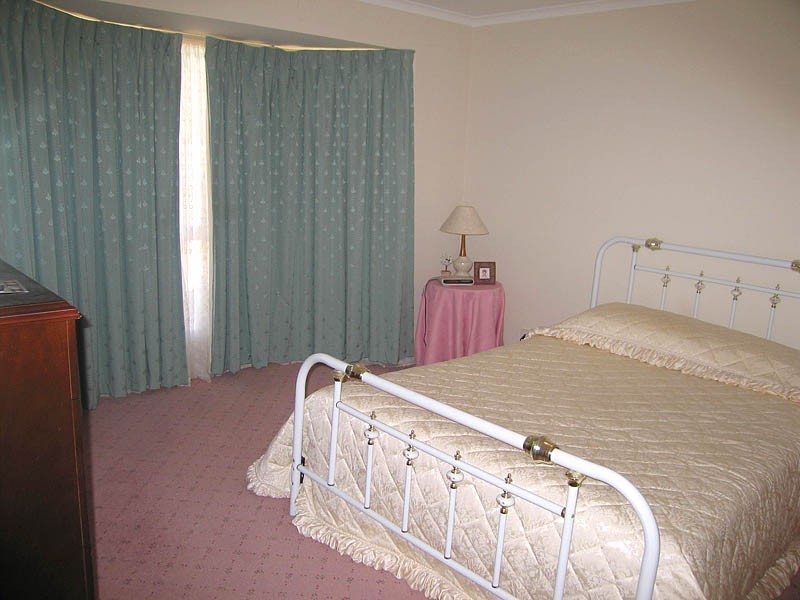 6 Ridgefield Avenue, Paradise SA 5075