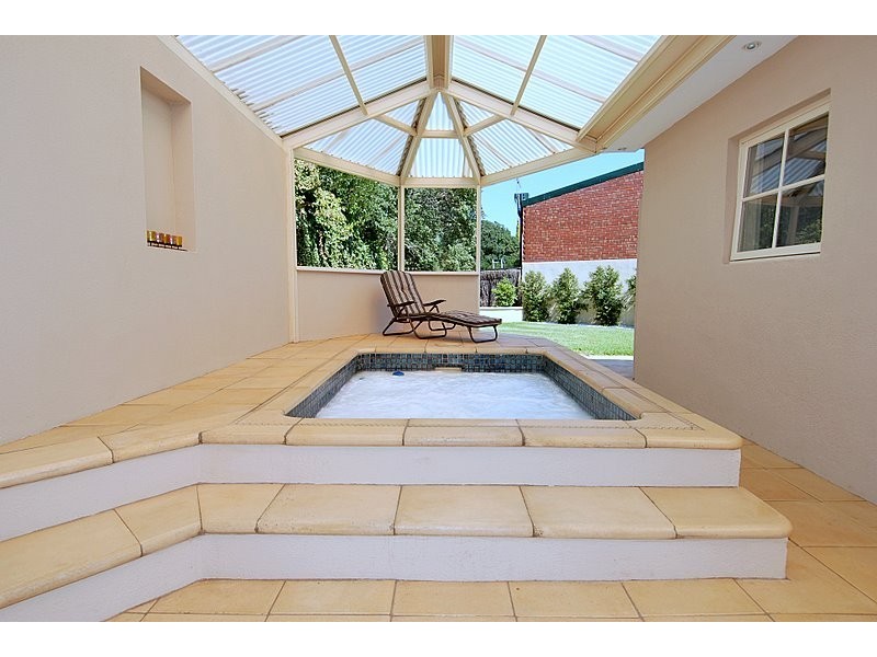 25 Kurralta Drive, Burnside SA 5066