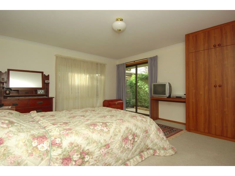 12 Hereford Avenue, Trinity Gardens SA 5068