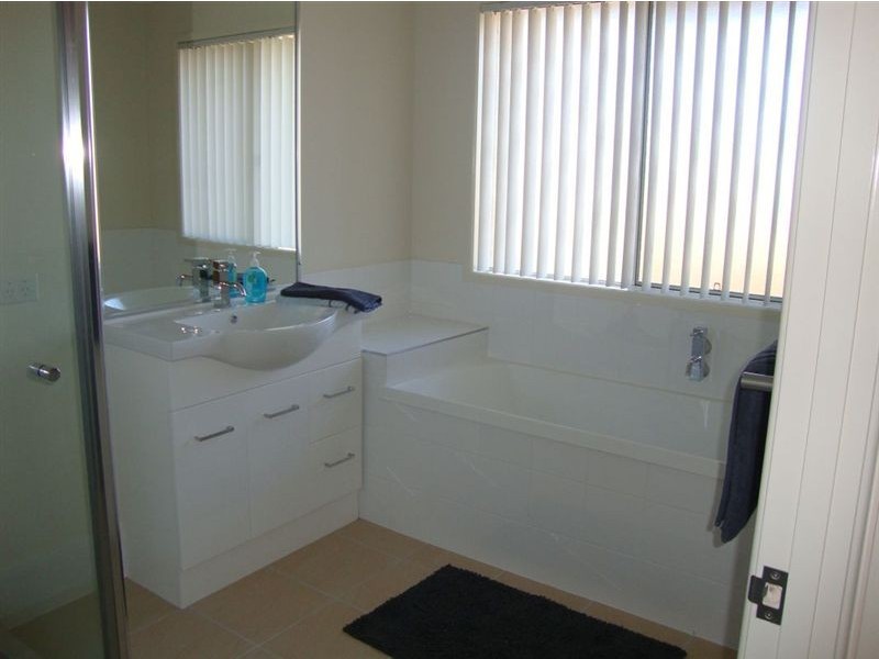 Adare QLD 4343