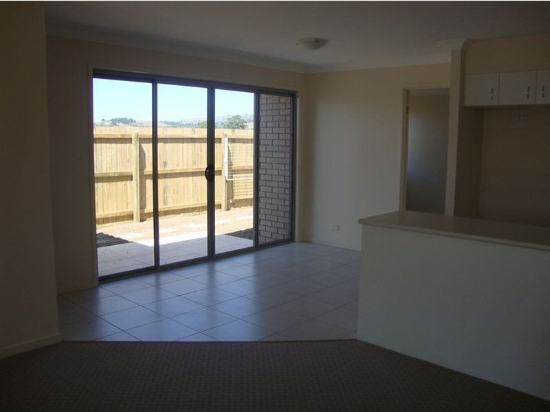 unit 1/9 Harrier Place, Lowood QLD 4311