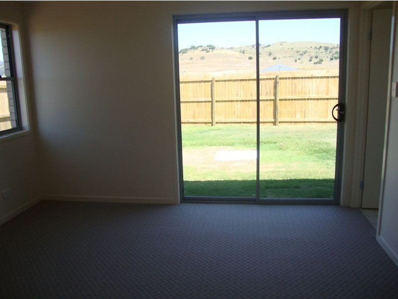 unit 1/9 Harrier Place, Lowood QLD 4311